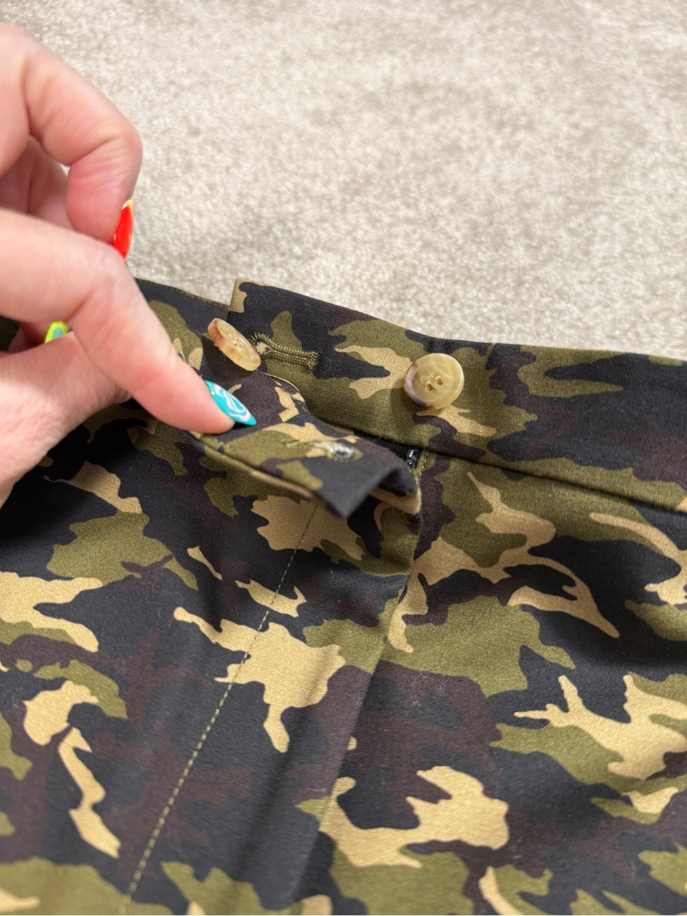 MICHAEL KORS COLLECTION CAMOUFLAGE TAILORED PANTS — SIZE 10 - Picture 12 of 16